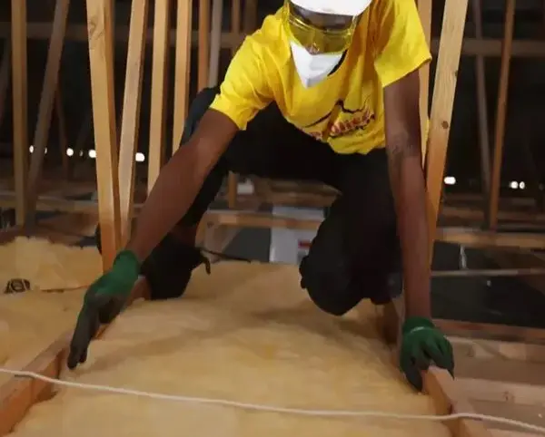 Installing 50mm Aerolite Ceiling Insulation-1